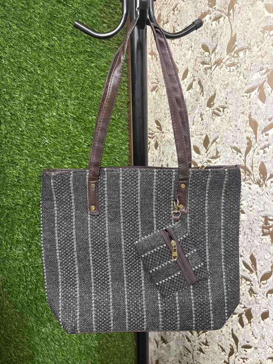 Hand with purse - Others by Thiaâ€™s Boutique