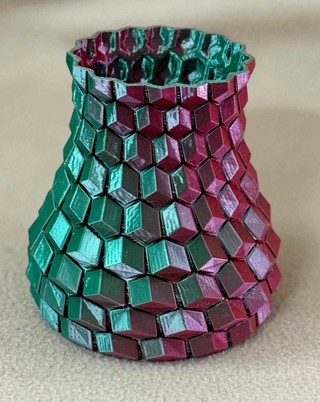 Honeycomb Vase - Personalized Gifts by Modli 3D Private Limited 