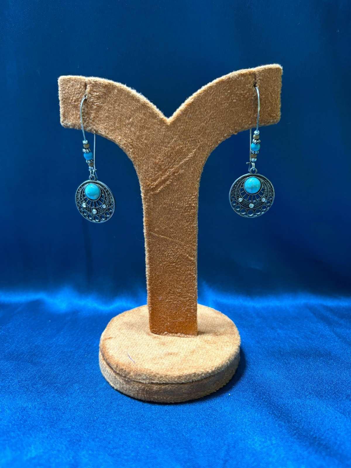 Longearring - Others by Thiaâ€™s Boutique