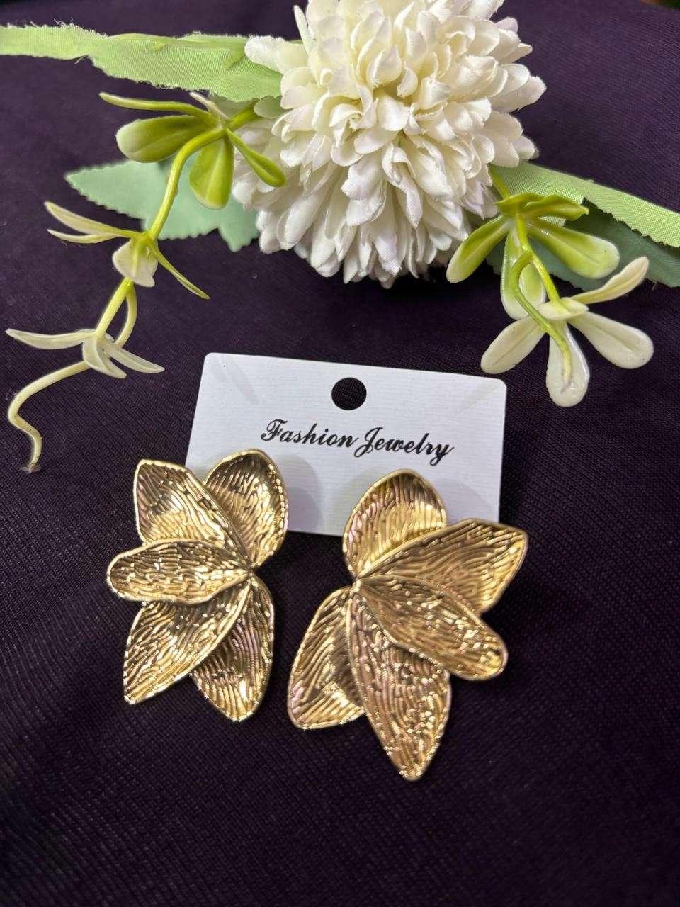 Stud - Jewellery by Crystal jewels 