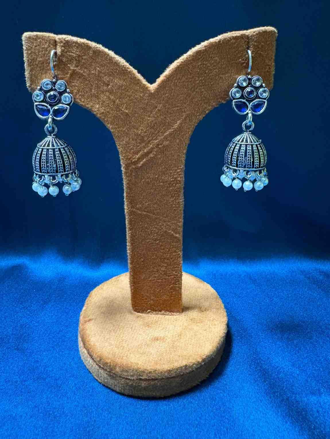 Premium earings - Others by Thiaâ€™s Boutique