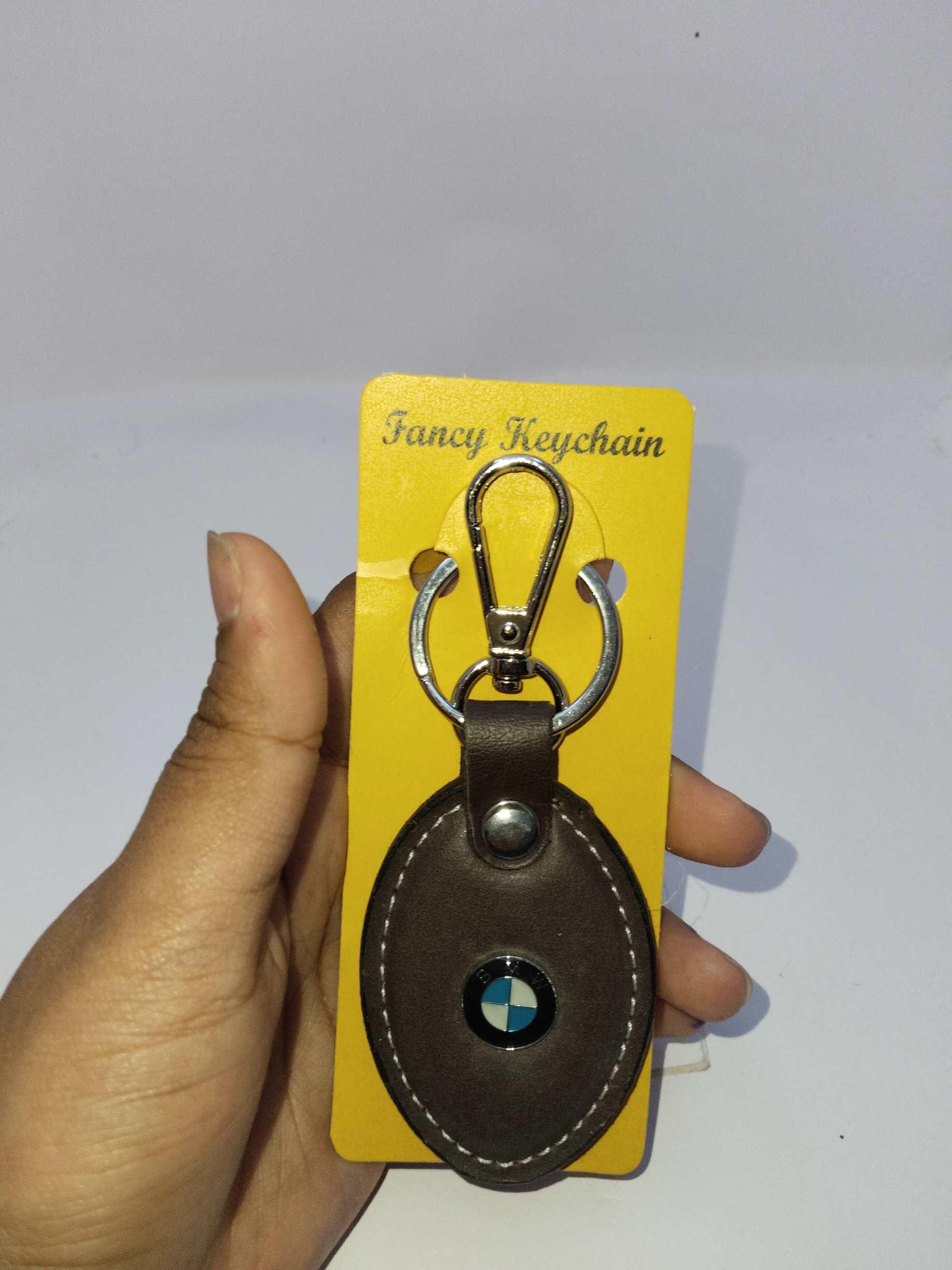 🚗 ✨ Premium Leather Car Keychain -  Classy & 
