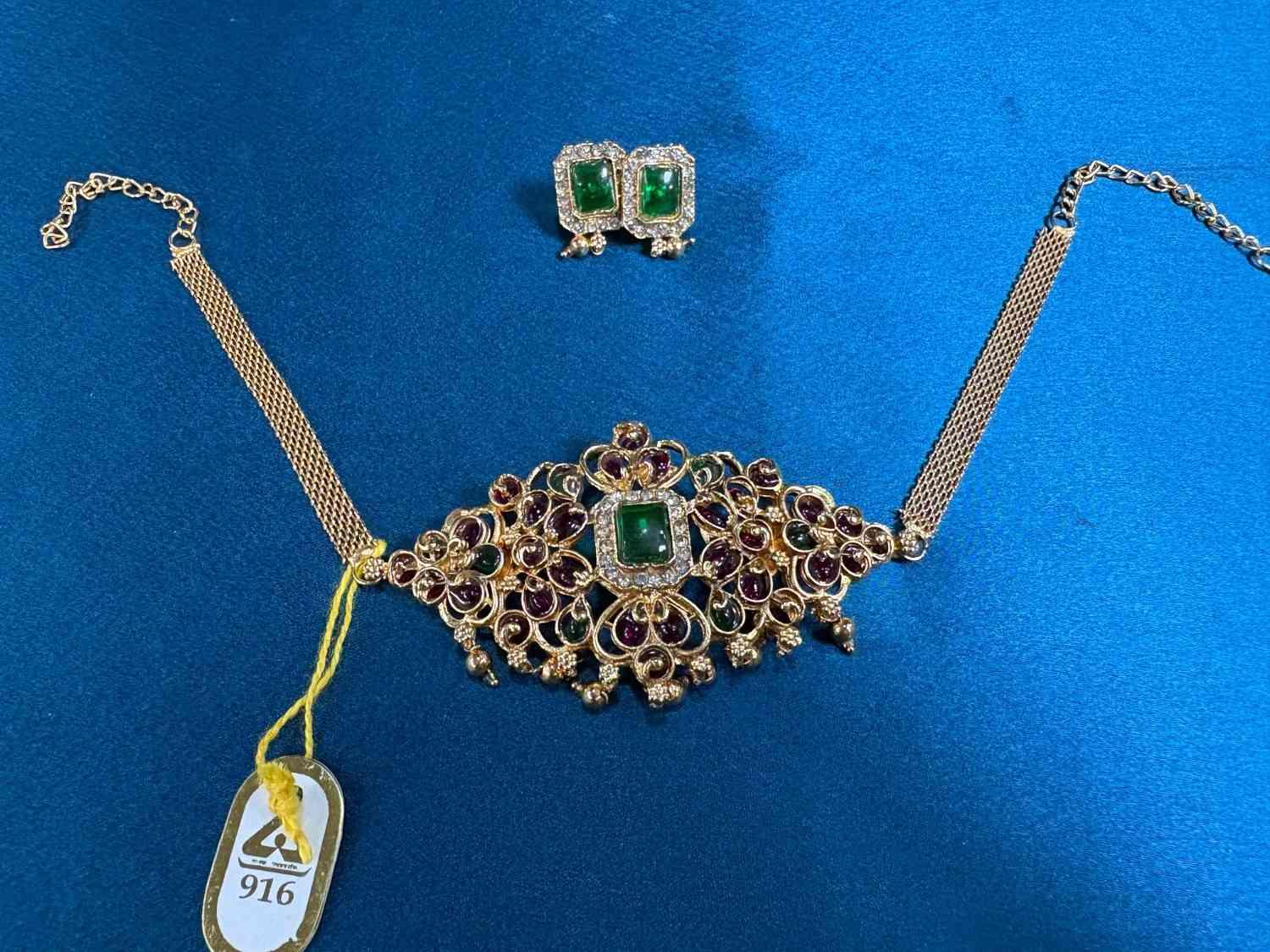 Chocker  - Others by Thiaâ€™s Boutique